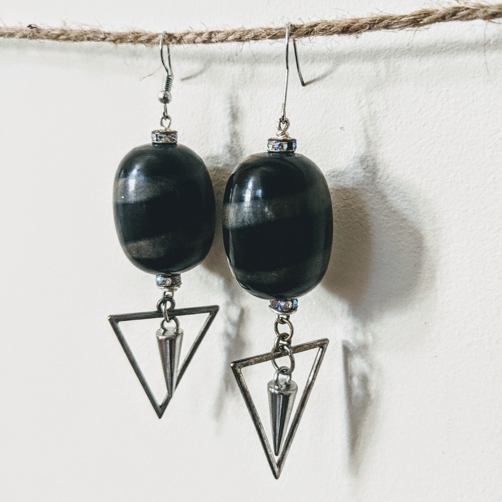 Bold black bead & spike earrings by artisr